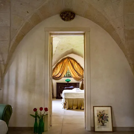 Antica Casina Di Charme Bed & Breakfast 4*