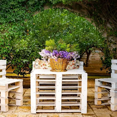 Antica Casina Di Charme Bed & Breakfast
